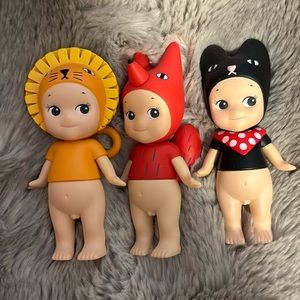 THREE Donna Wilson Sonny Angels!